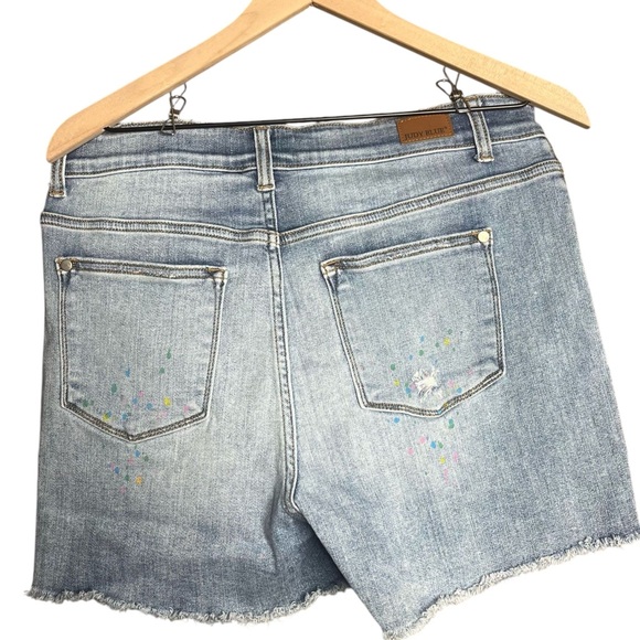 Judy Blue Paint splatter Denim Shorts Distressed Size XL High Rise - Picture 3 of 7